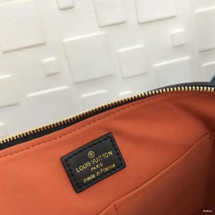 LV 19T1L0331 Bags 0807